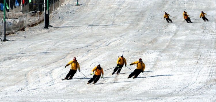 清凉山滑雪场_清凉山滑雪场旅游_一起游_17u